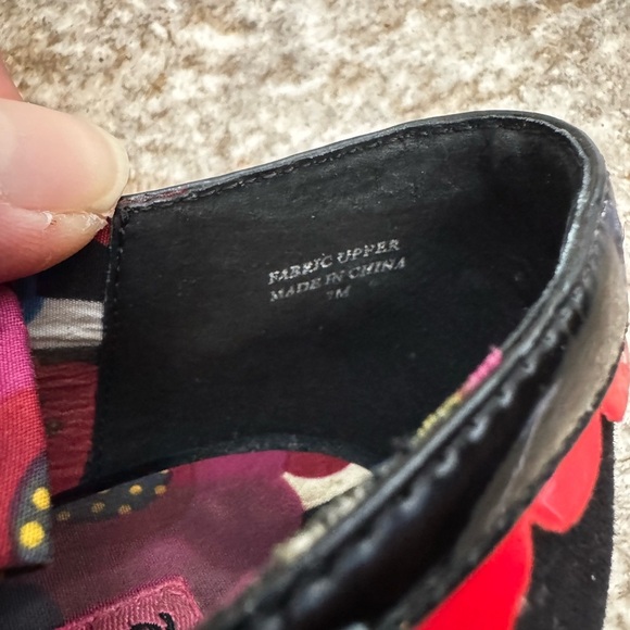 Betsey Johnson Black and Red Floral Women's Shoes - Picture 8 of 8